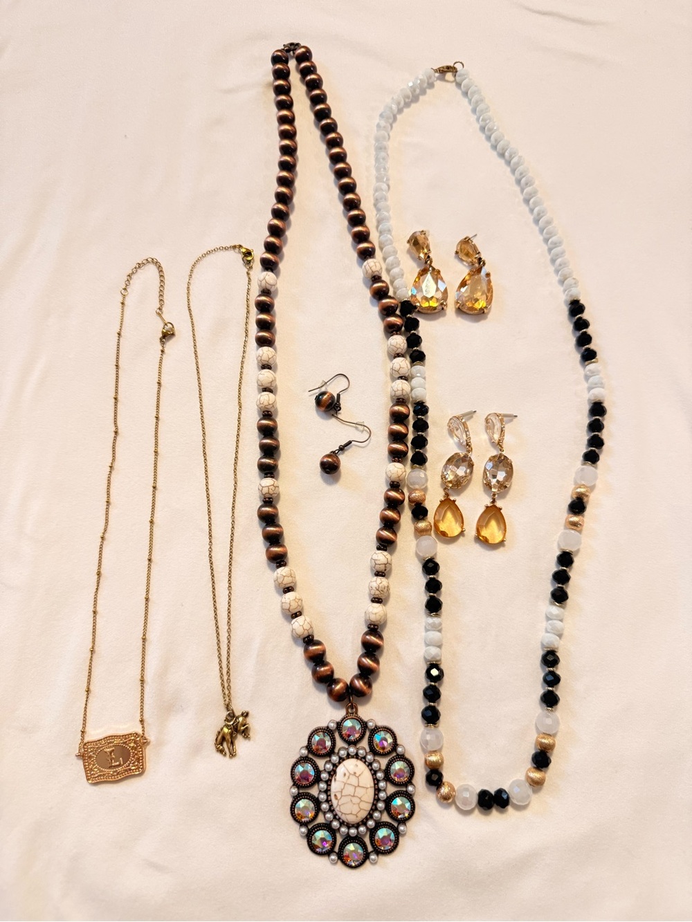 Western White and Brown Beaded Pendant Necklace with Multicolor Accent